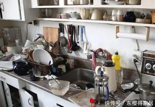 瓶瓶罐罐|去表姐家玩，发现厨房从不摆瓶瓶罐罐，这样做，干净整洁不占地儿