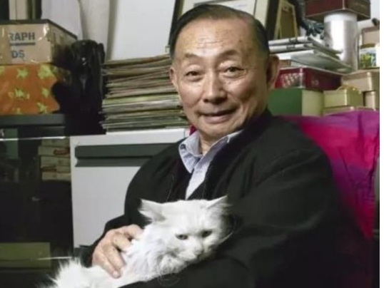 舞台|成了国民骄傲，藏了14年的李玉刚，离开舞台现出原形，究竟为何？