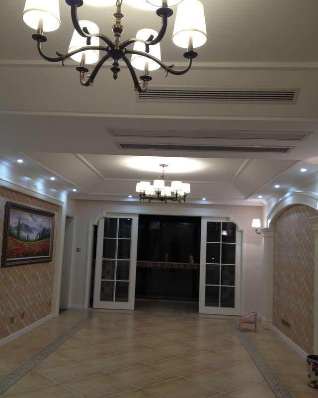 美观|刚装修完工的新房，很漂亮，电视墙美观又大气！