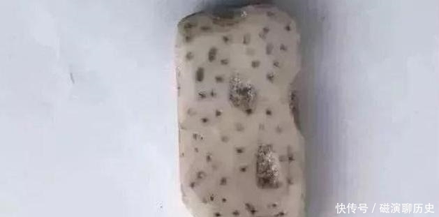 书包|宝妈帮儿子整理书包,却被翻出的文具逗笑,这是把铅笔当扫帚用