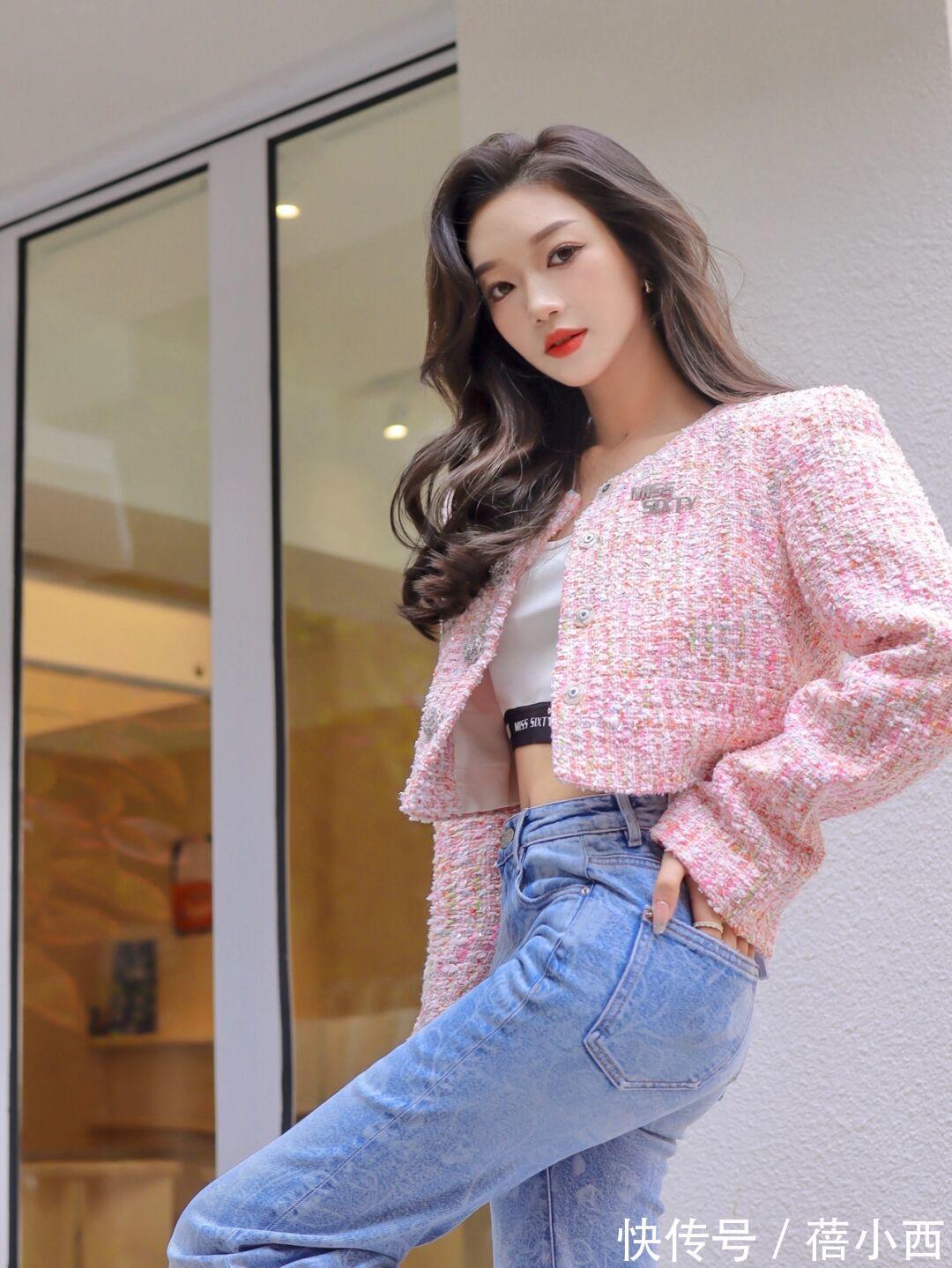 搭配 2022早春穿搭流行“小香风外套+半身裙or牛仔裤”,自带优雅气场