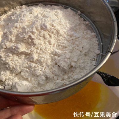 小白|小白一看就会的宴客菜戚风｜流心芝士蛋糕「电饭煲版」