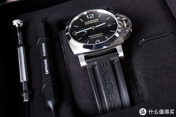 沛纳海|爆冷入手沛纳海LUMINOR，大表盘硬汉款一见钟情！附万国飞行员对比