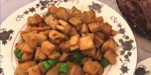 黄磊晒年夜饭，引200万人围观，网友：这也太丰盛了，馋死人