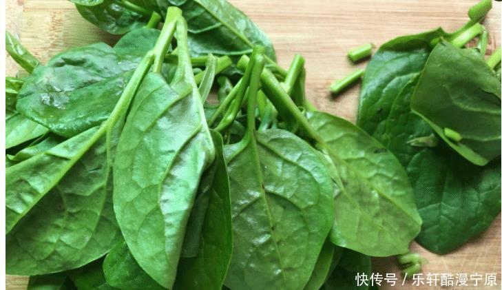 猪肝|夏天,此菜正当季,钙是菠菜3倍,铁是猪肝4倍,随便一炒很好吃