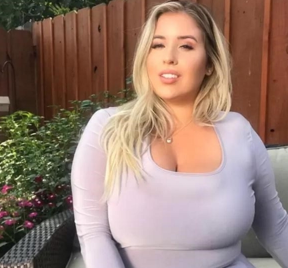 女人味 重达180斤,却一点也不显臃肿,“大码”身材也尽显女人味