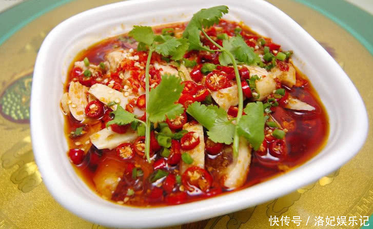 易学|大厨教你做家常水煮鱼,做法简单易学,出锅鱼肉鲜嫩美味