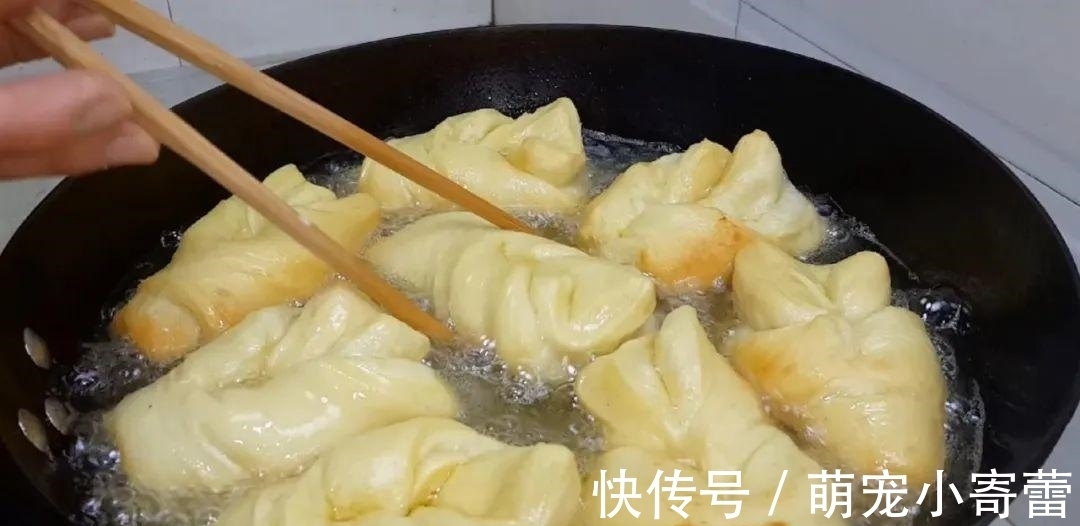 面团|面粉这做法才简单，加2个鸡蛋，个个松软香甜，孩子天天嚷着吃