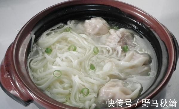 朋友|外国朋友吐槽中餐吃不饱，看了他点的菜后我笑了：能吃饱就怪了