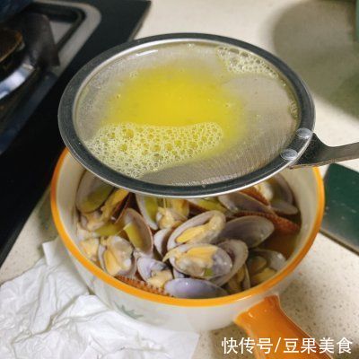 搅拌均匀|花甲蒸蛋这样做，口感味道一级棒