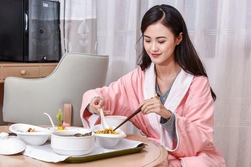 一览表|伺候产妇坐月子的最佳候选人一览表出炉，优劣势很明显，你别选错