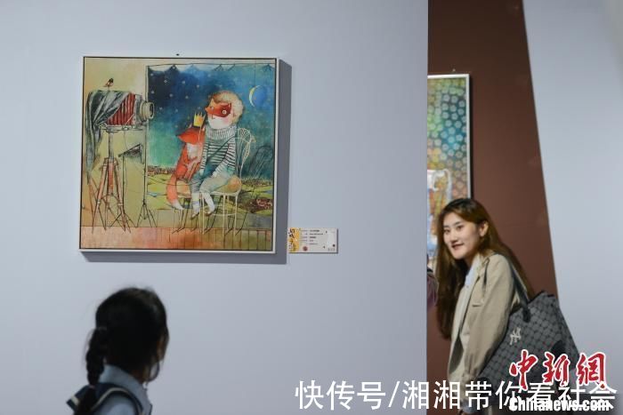 艺术家AnnaSilivonchik！白俄罗斯艺术家AnnaSilivonchik个展《幻·城》亮相山城重庆