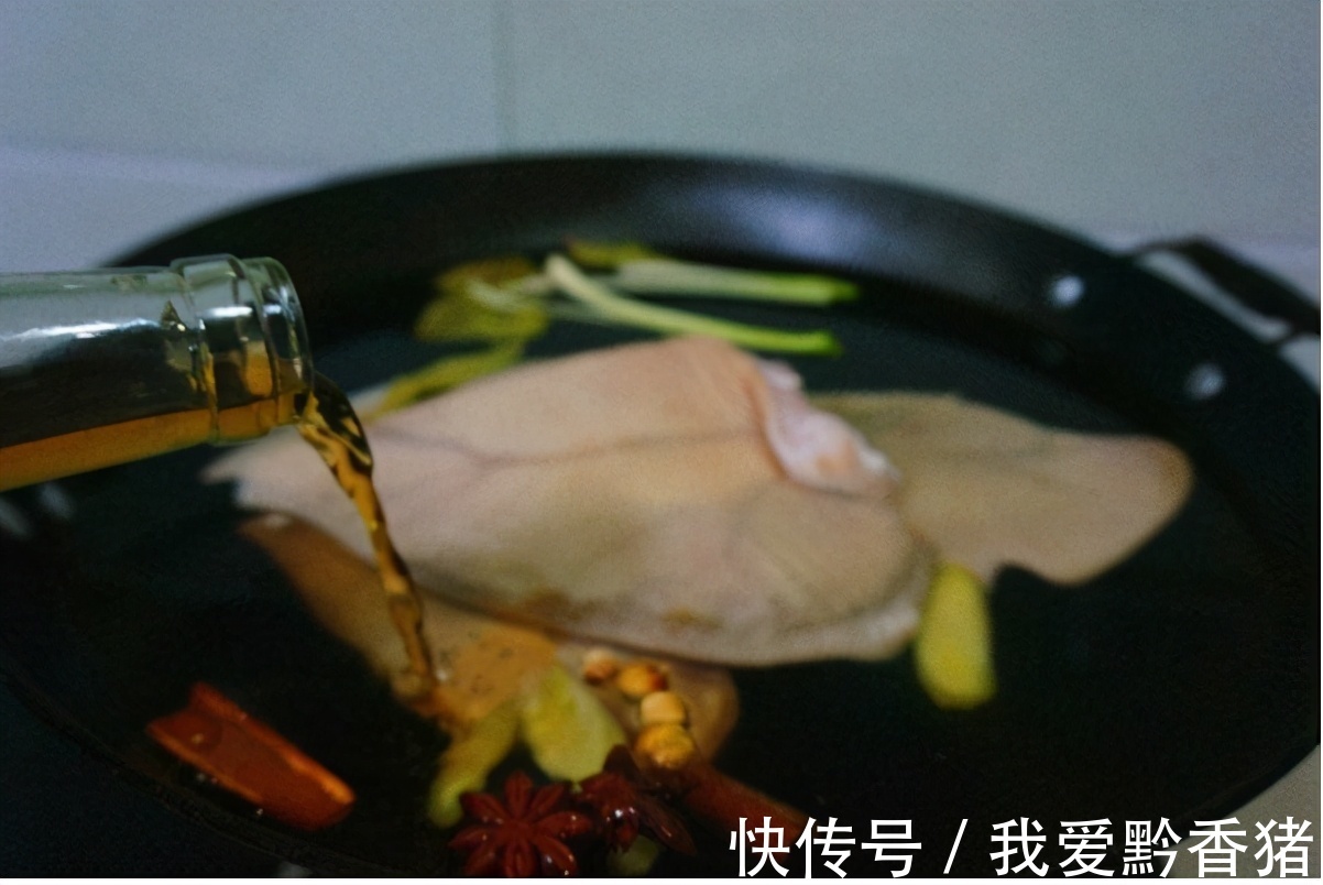 凉拌猪耳朵|夏季吃一碗营养价值丰富的凉拌猪耳朵到底有多爽?快跟我学吧