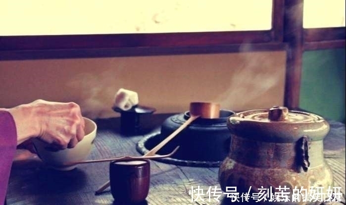 故都的秋#五首最美茶诗：茶香馥郁环绕，品茶亦如品人生