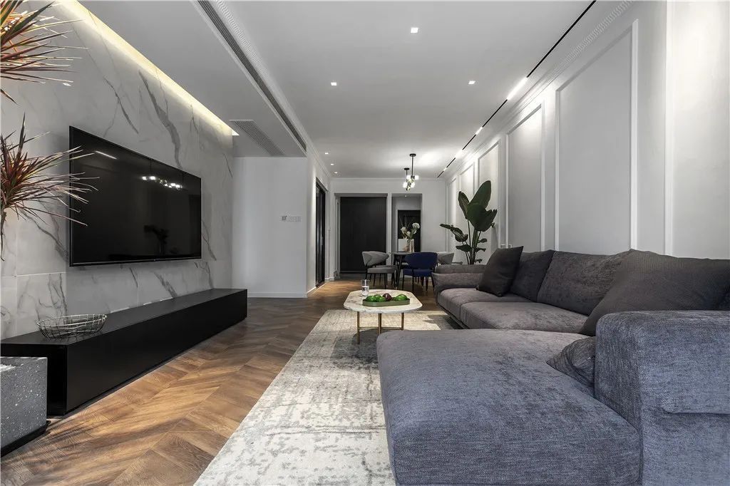 空间|130㎡现代简雅,极简无主灯的空间,简欧线条装饰,独特高级