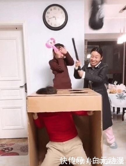运动能力|“地鼠奶爸”陪女儿玩游戏走红,最后妈妈那一下,女儿吓到闭眼