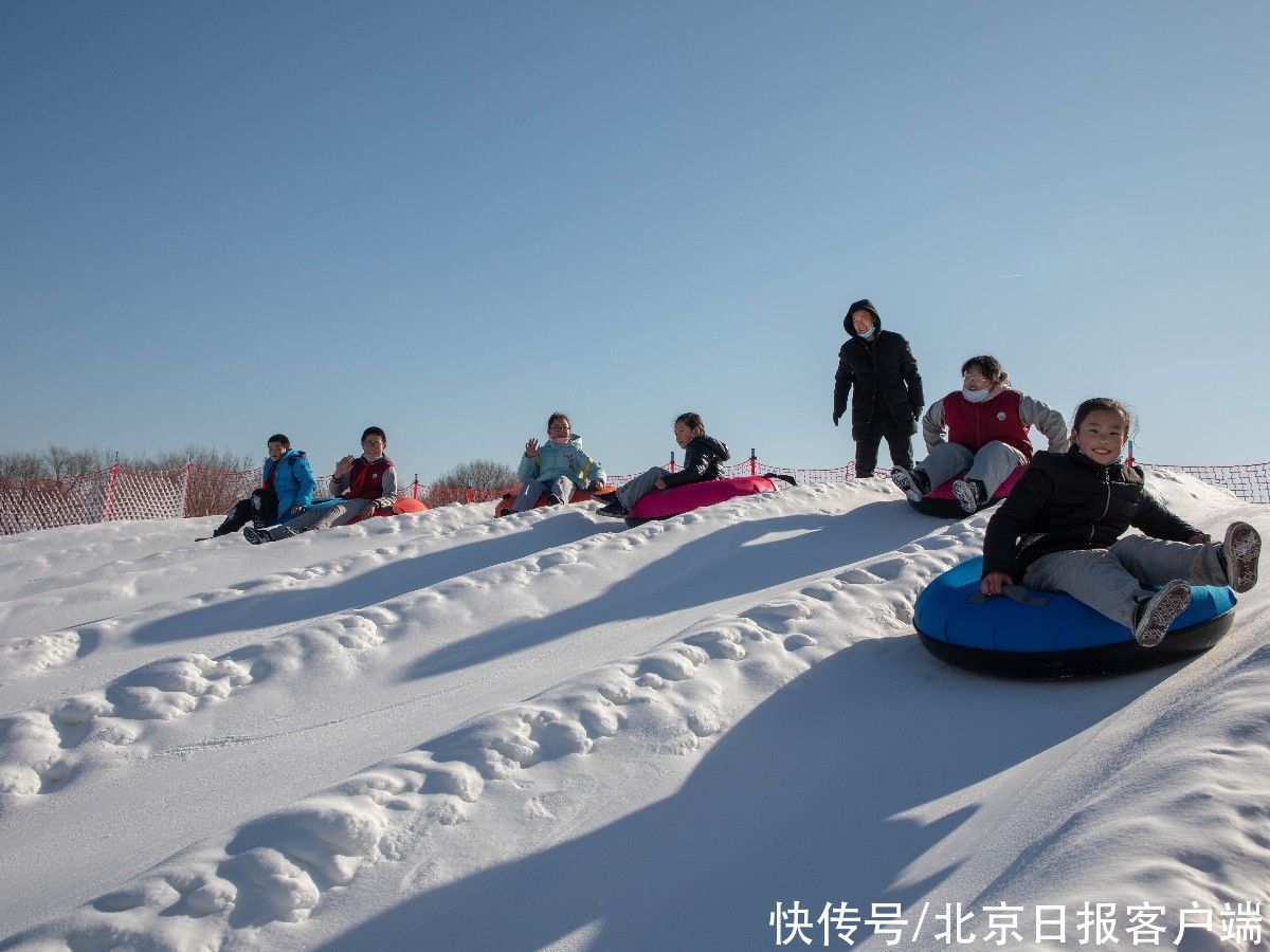 攀冰戏雪住民宿，冬奥小镇冰雪嘉年华拉开帷幕