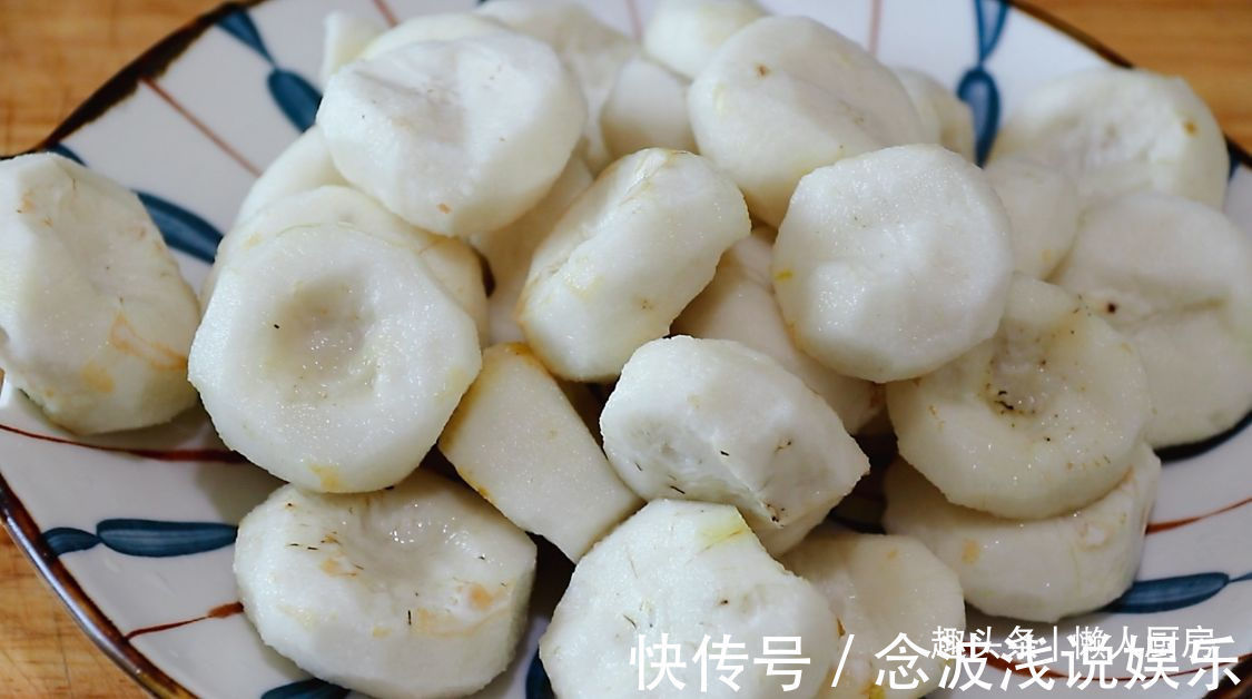 马蹄|这种马蹄糕卖3元多一斤,吃起来软软弹弹,里面脆脆的