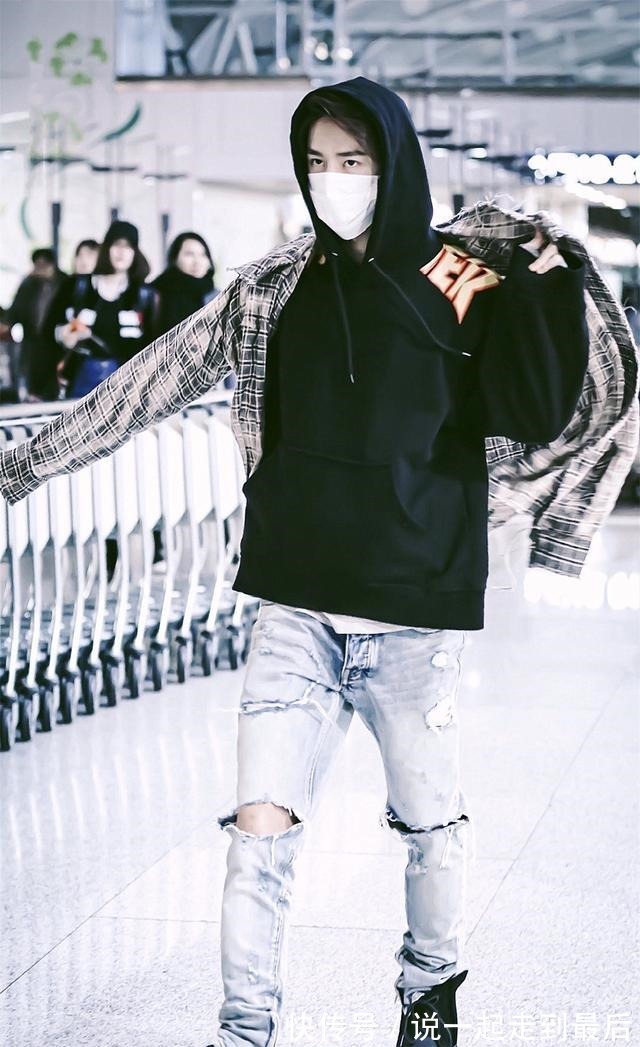 格纹衬衫|王一博的万有吸引力,越青春越破烂,“丐帮”造型成潮流范本!