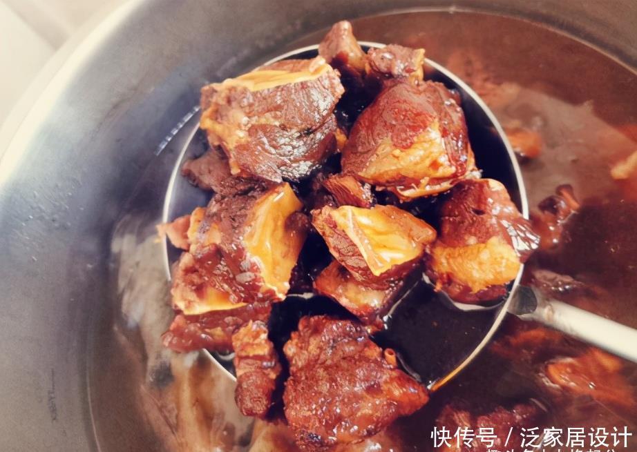  山药和牛肉是天生一对，上锅炖一炖，暖身养胃驱寒保暖，冷天多吃