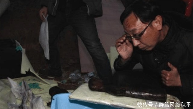 宝贝都|老农在菜园挖出生锈铁勺,竟摇身一变成国宝,上交后获6元奖励