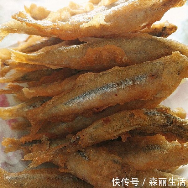 面粉|炸鱼时,用淀粉好还是用面粉好教你3个小技巧,酥香入味不腥