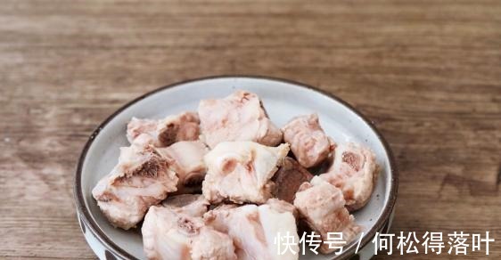 这么做土豆太香了,妥妥的待客硬菜,营养全面十足!