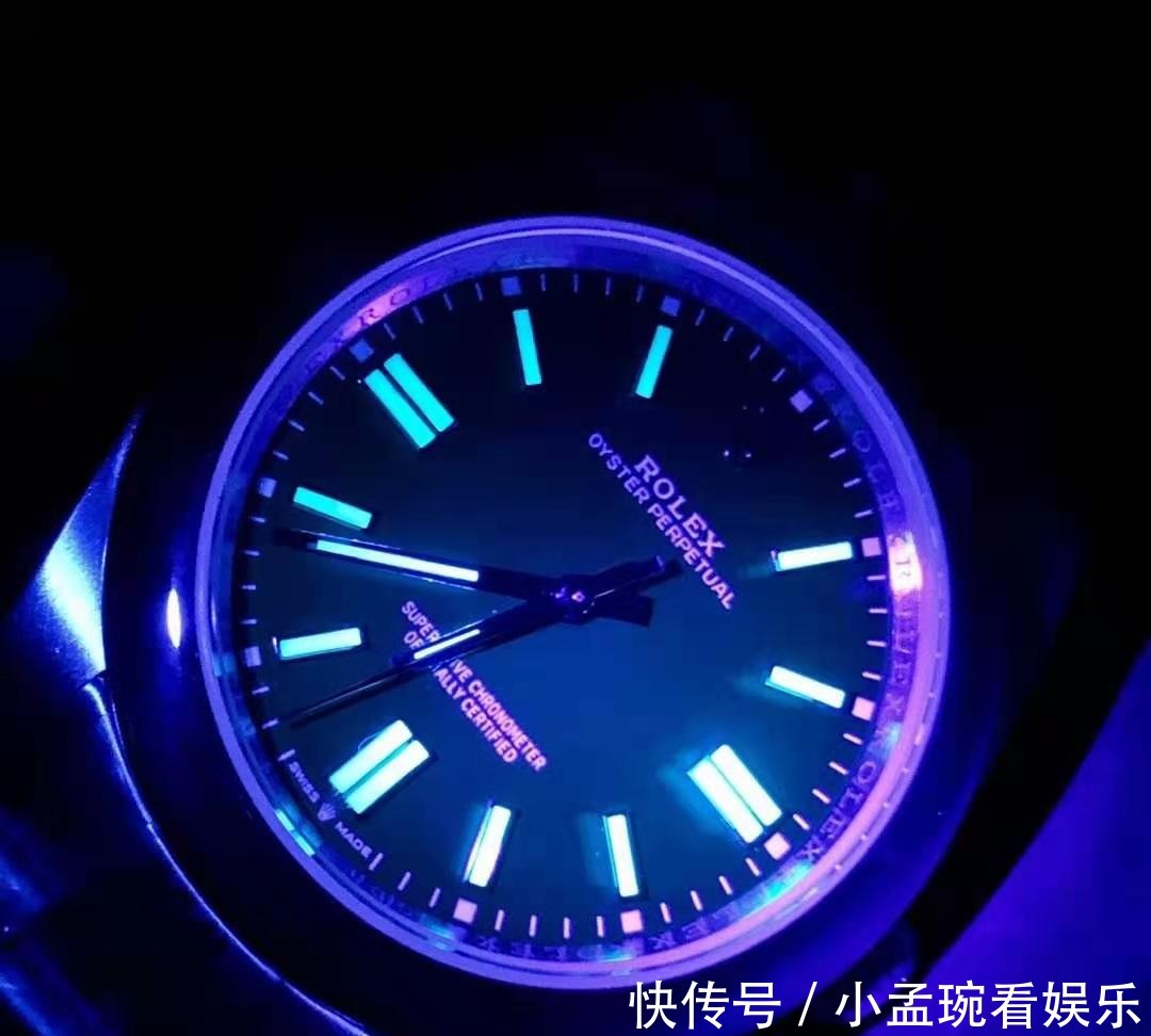 高一尺|夏季一抹蓝，品鉴劳力士蚝式恒动腕表细节魅力