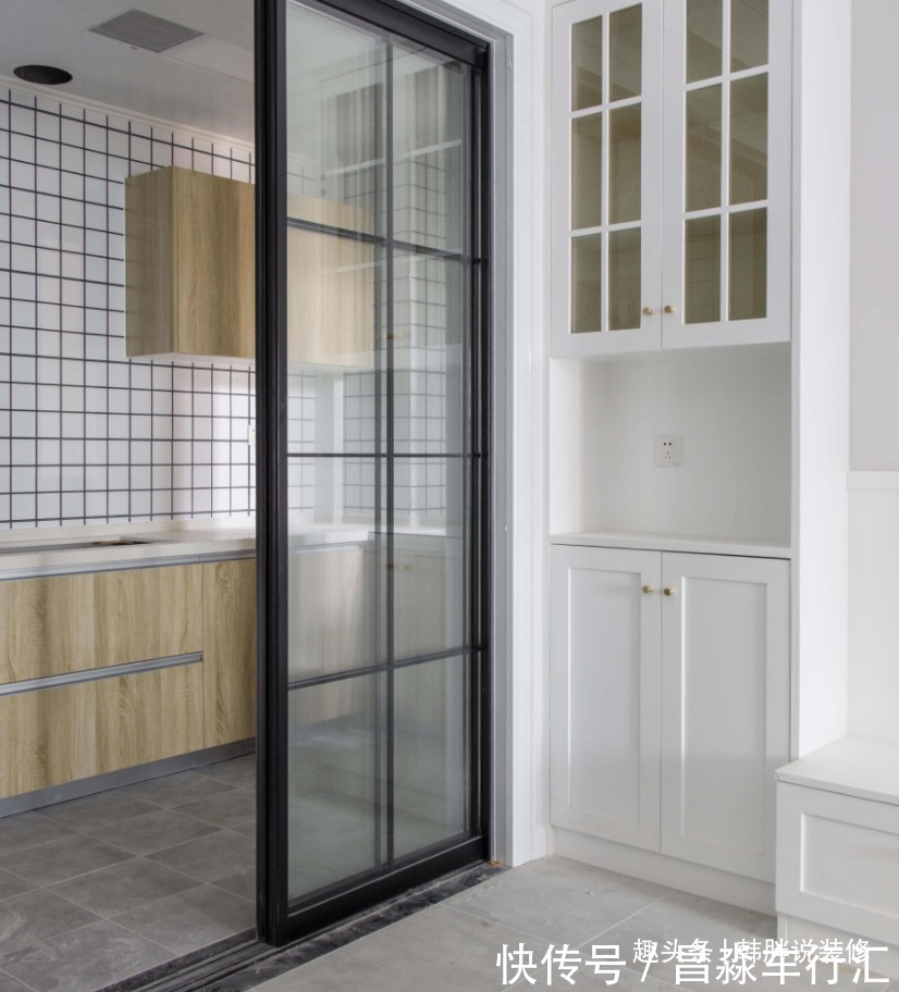 凹槽|厨房装推拉门早就过时了,聪明人都用这2种隔断,后悔没有早知道