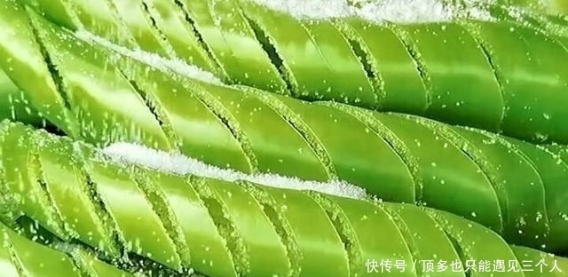 母亲用40年的老方法腌制辣椒,上午腌下午吃,酸辣脆爽,开胃下饭