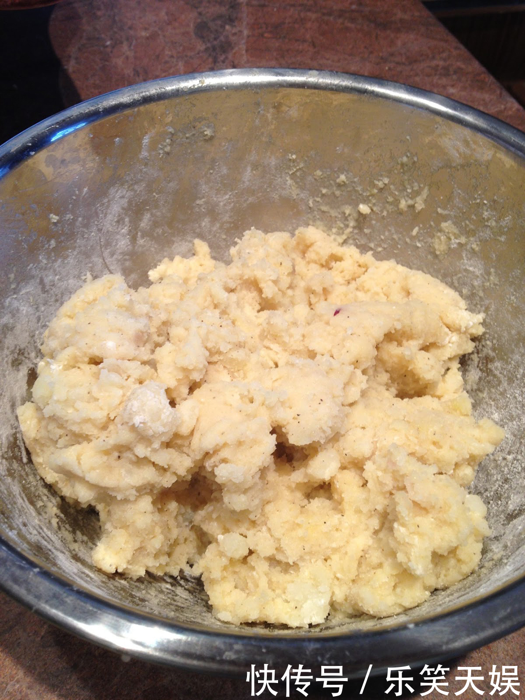 土豆这么做老人孩子都爱吃,超简单、零失败,就差没把碗底舔光了