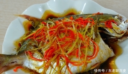 炖鱼时，别只放料酒，多加“2种料”，鱼肉鲜嫩入味，腥味全无