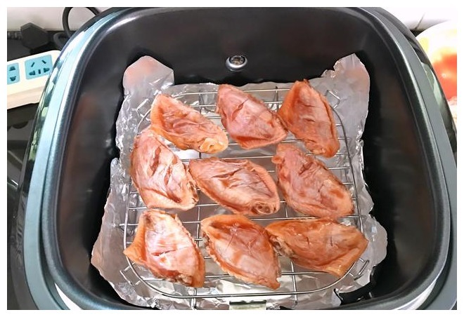 鸡翅最过瘾的做法,简单方便,无需油炸,吃起来更健康