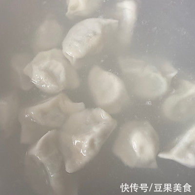 上桌前不被看好的麻酱饺子，吃完却逆风翻盘