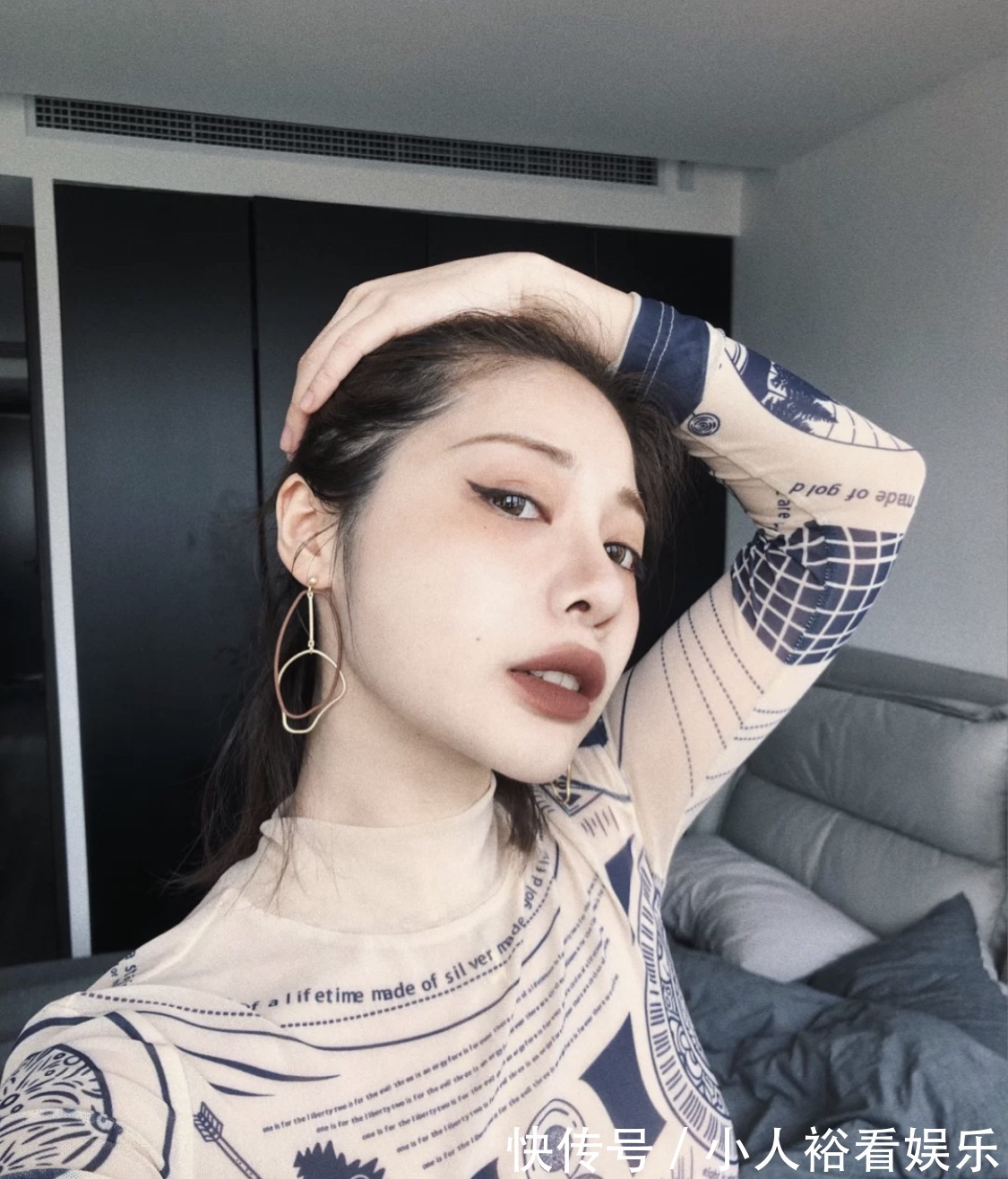 色号 没想到,初秋最受欢迎的口红色号是奶棕色,黄皮涂也显白温柔