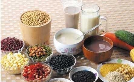 高血糖者|常吃粗粮有助于血糖的稳定?医生建议:高血糖者,三种粗粮要少吃