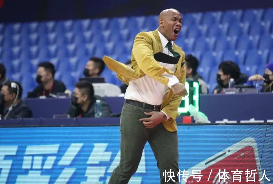 cb北控双加时赢广州!来看看赛后,马布里与郭士强说了什么?