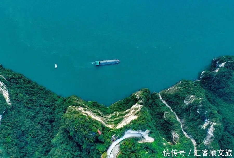 中年|湖北这座安逸小城，山水太绝了！难怪顶流文豪都写诗点赞