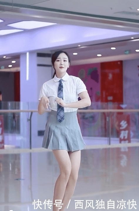 美女|学生装美女,这腿也太长了吧?