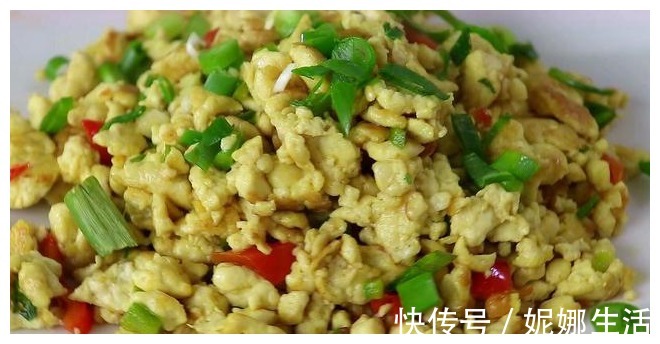 豆腐丁|1块豆腐，4个鸡蛋，独特吃法，一上桌就抢吃光，快试试吧
