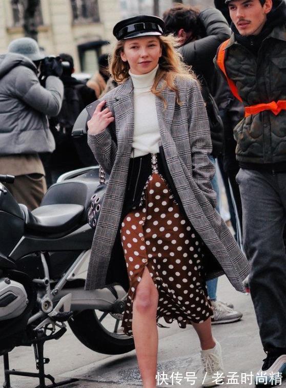 时尚|又到了穿大衣季节!要穿出精致复古就搭配贝雷帽