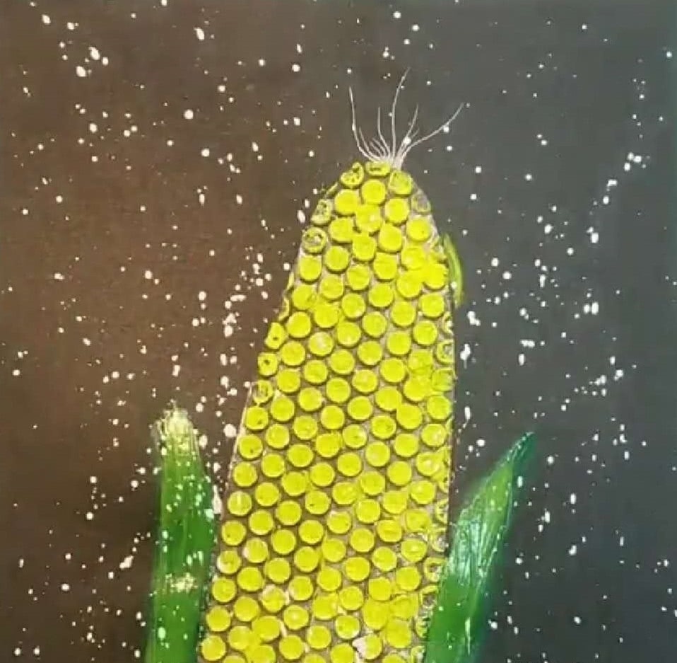 儿子$儿子想吃玉米,宝妈直接给个塑料气泡膜,网友:反手给她一个赞