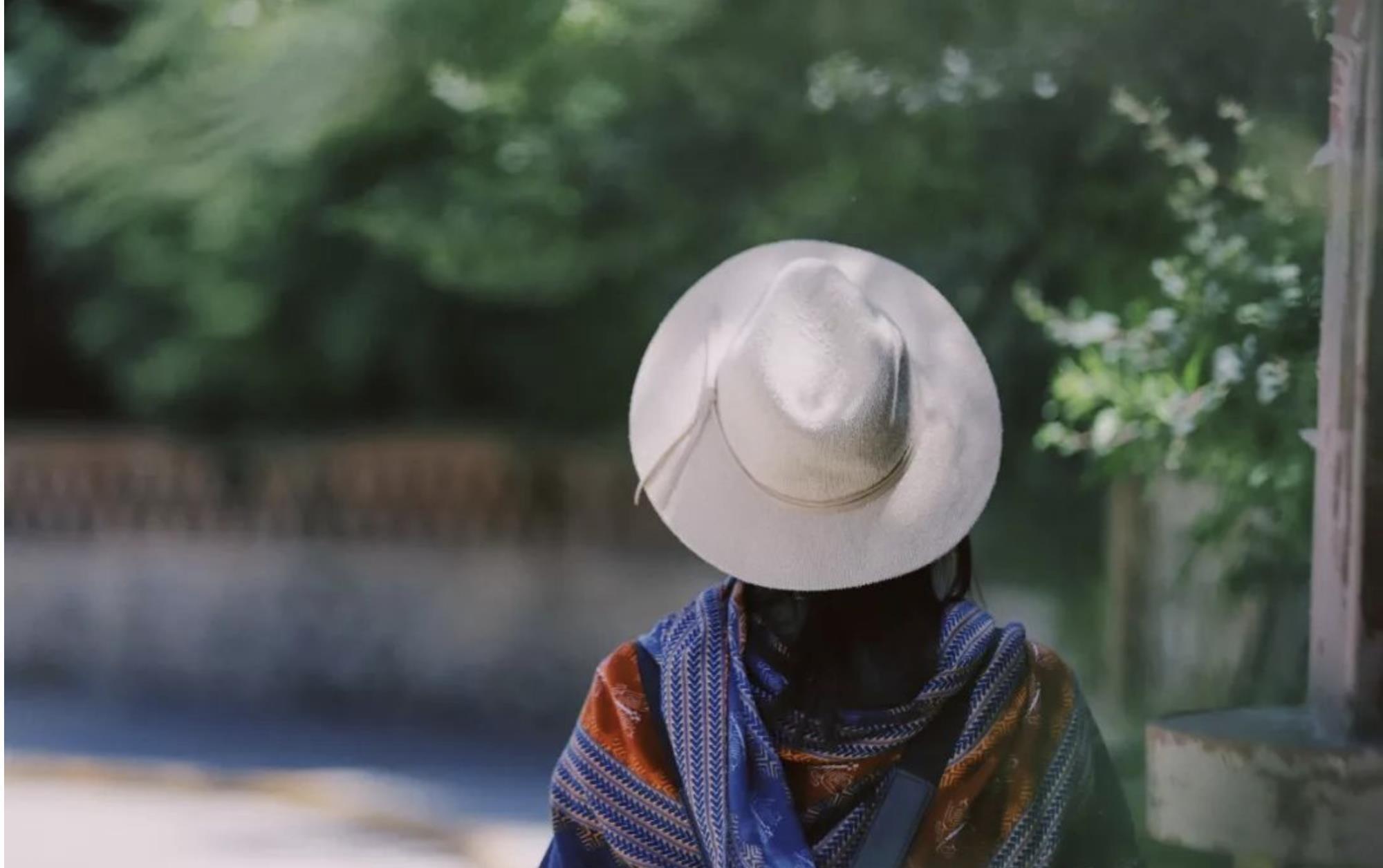 行李|一个人是否有深到骨子里的教养,往往从这3个细节就能得知