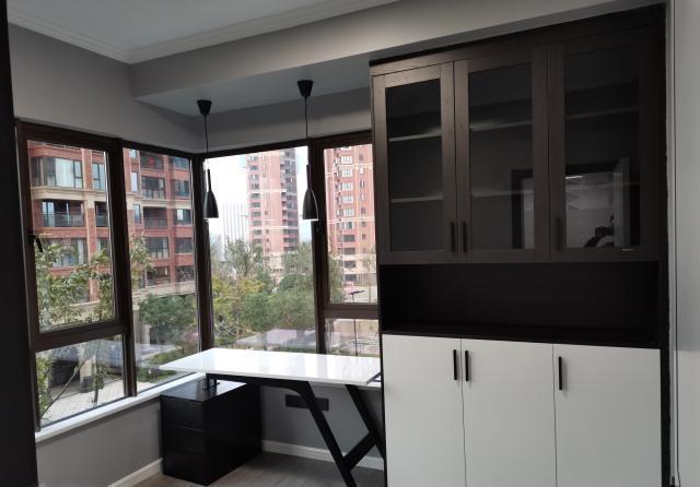 玻璃门|新房装修好了,全屋简洁又大方,光硬装就花了18万,不知道亏不亏