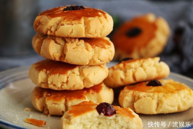 做法比馒头简单，味道比煎饼好吃的饼干，面粉加鸡蛋，香酥又管饱