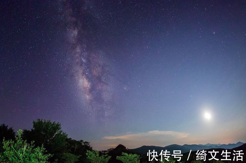 中秋诗！刘禹锡的这首中秋诗，仅开篇两句，便美得令人神往