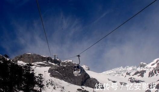 神山|从未有人登顶的玉龙雪山，山上常年都有雪，还被纳西族人称为神山