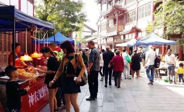 海棠记忆海棠院里寻春色日炙荐红满院香