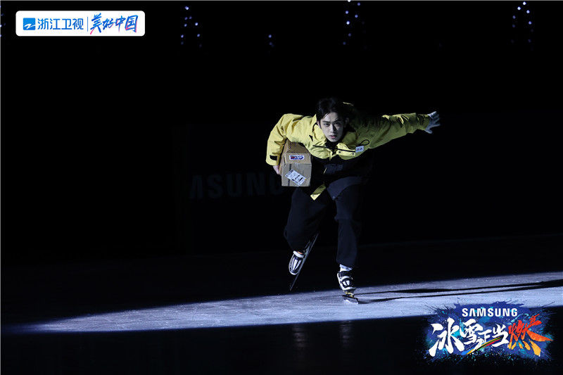 《冰雪正當(dāng)燃》今晚再戰(zhàn)，吳奇隆俱樂部如何演繹《青蘋果樂園》成懸念