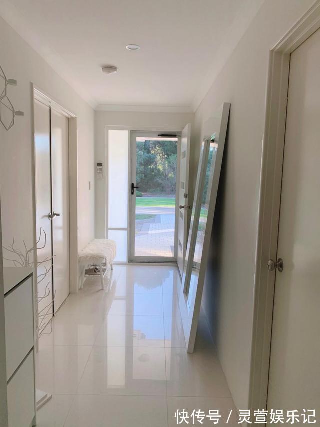 白墙|大学教授全款买152㎡,只刷白墙贴白砖,和媳妇入住5年还这么干净